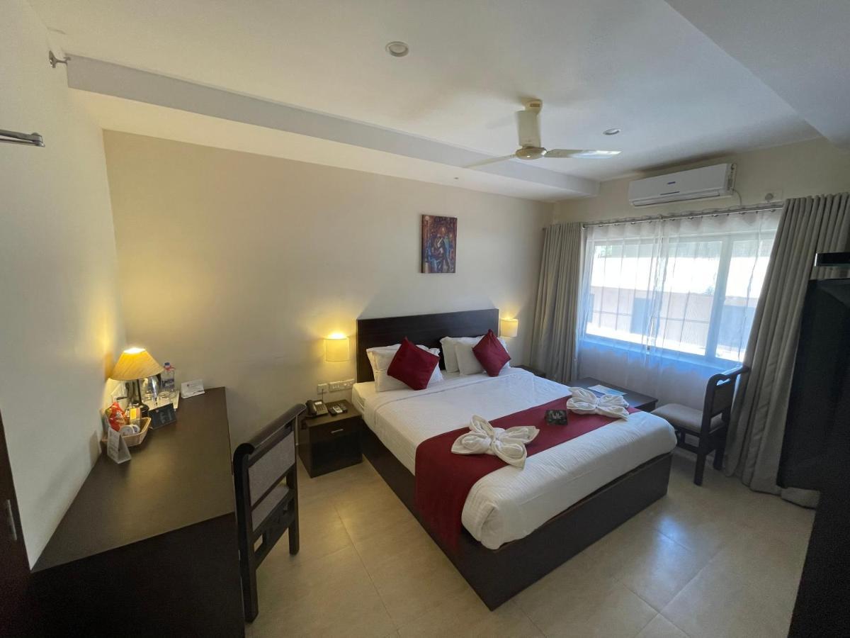Hotel Yamuna Adur Zewnętrze zdjęcie