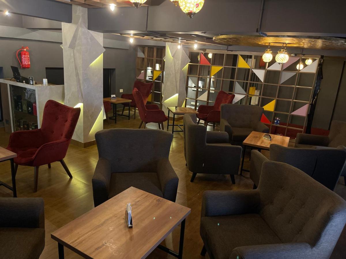 Hotel Yamuna Adur Zewnętrze zdjęcie